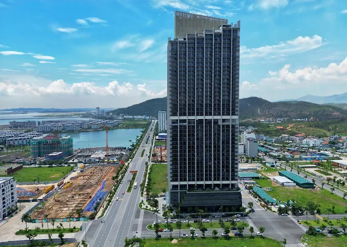 1,2,3 Bedrooms Icon40 Near Beach, Luxury Apartment *