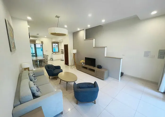 1,2,3 Bedrooms Icon40 Near Beach, Luxury *