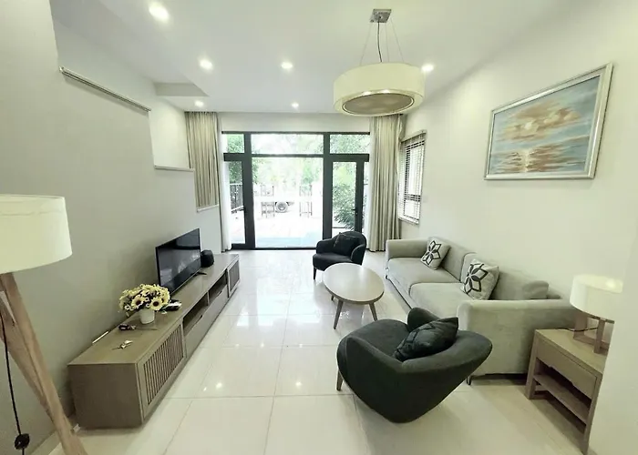 1,2,3 Bedrooms Icon40 Near Beach, Luxury Apartment