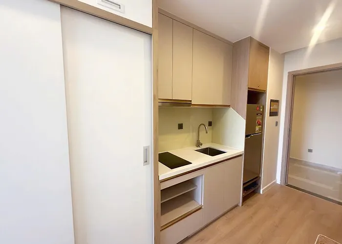 1,2,3 Bedrooms Icon40 Near Beach, Luxury Apartment Ha Long