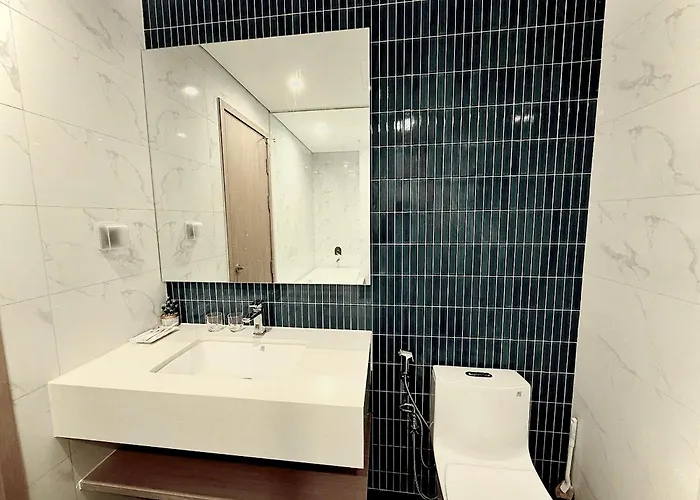Apartment 1,2,3 Bedrooms Icon40 Near Beach, Luxury
